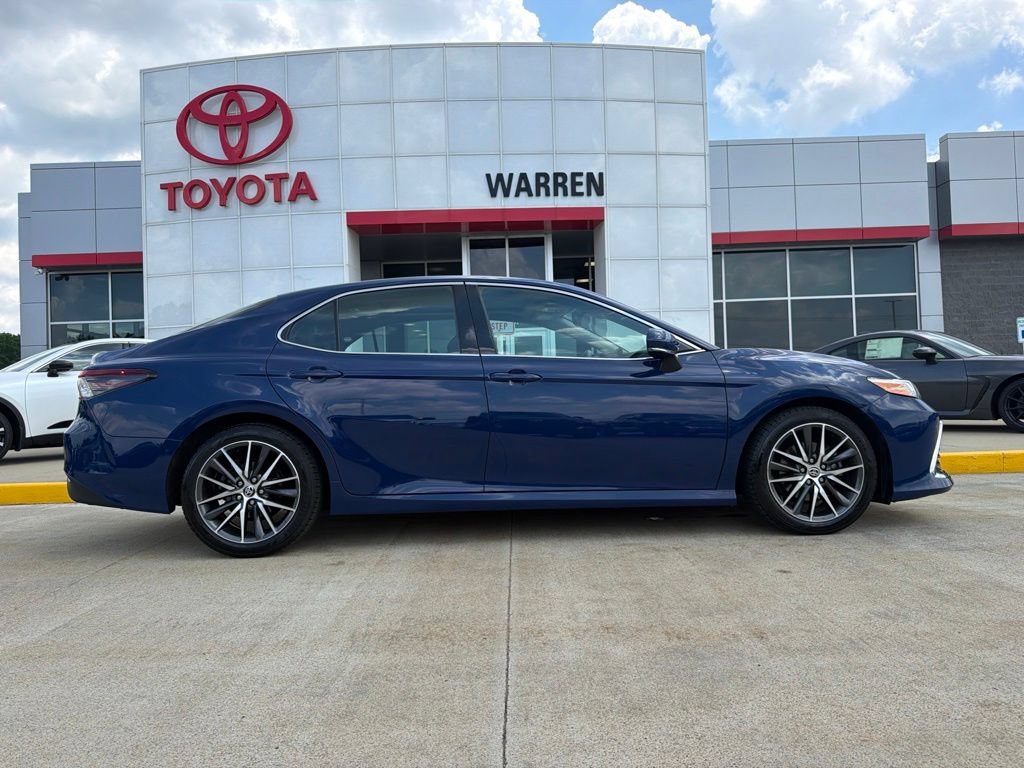 Used 2023 Toyota Camry XLE w/ Navigation Package FWD image 3