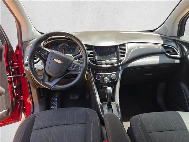 Used 2019 Chevrolet Trax LT w/ LPO, Cargo Package FWD image 16