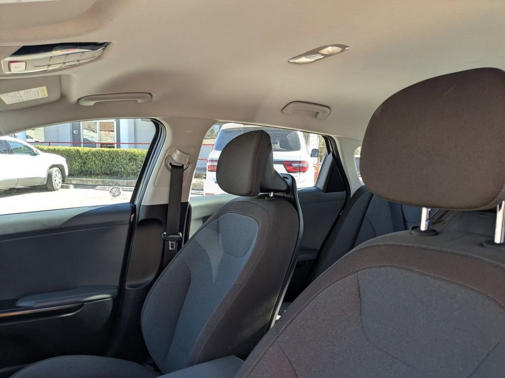 Used 2025 Kia K4 LXS image 23