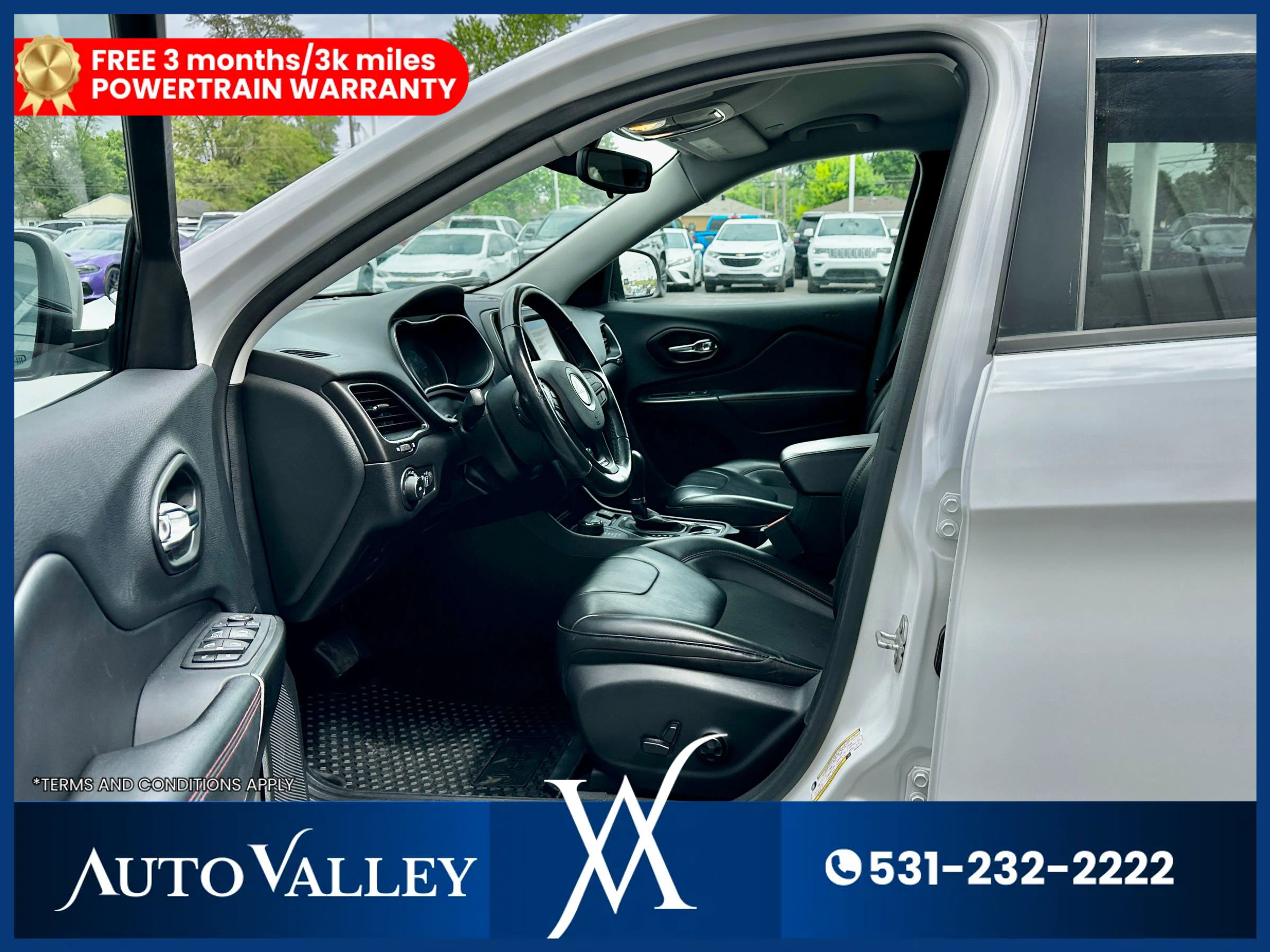 Used 2021 Jeep Cherokee Trailhawk image 12