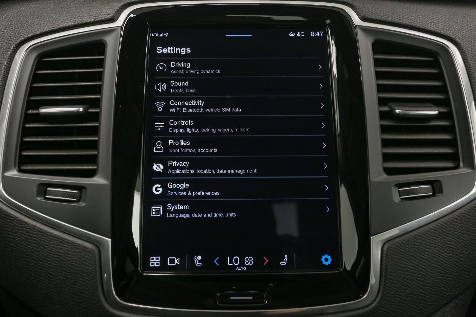 Used 2024 Volvo XC90 B5 Core w/ Climate Package image 31