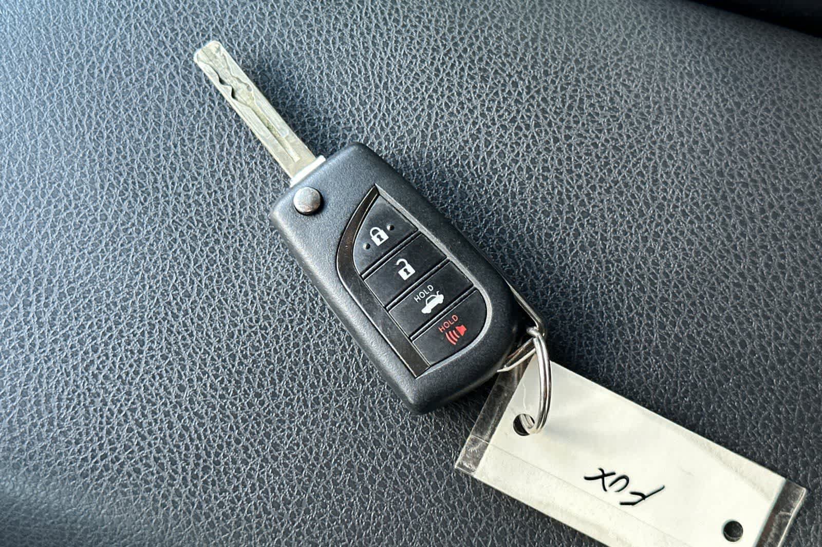 Used 2022 Toyota Camry SE FWD image 25