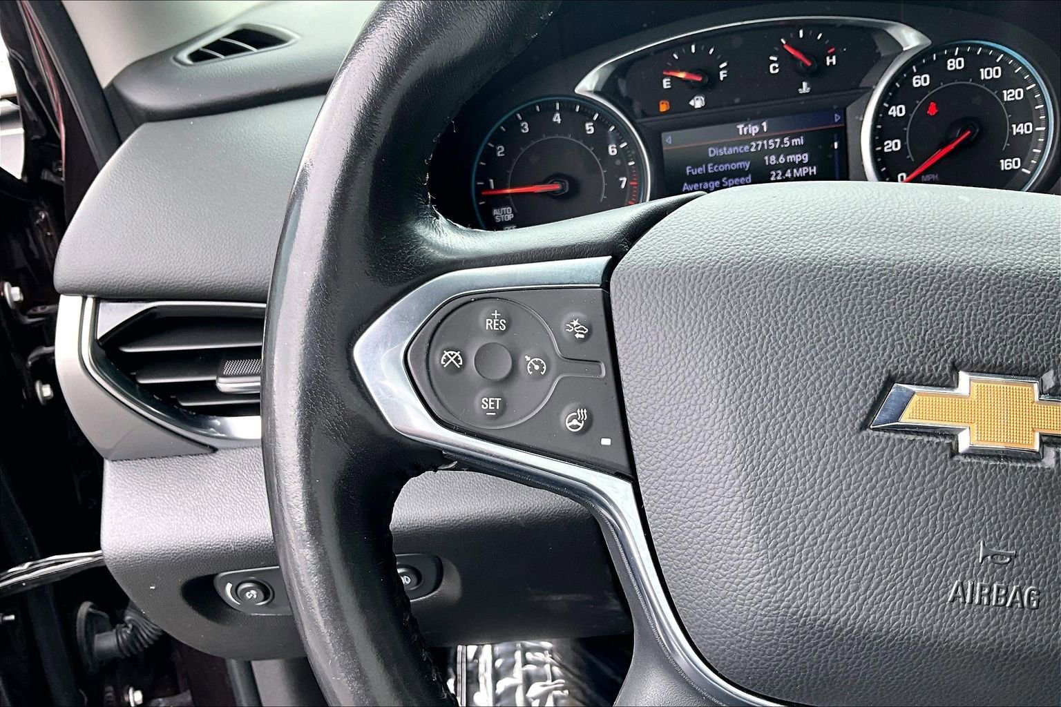 Used 2021 Chevrolet Traverse LT FWD image 11