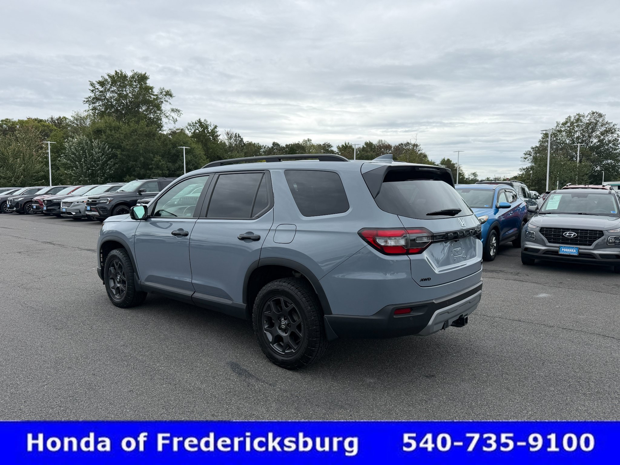 Certified 2025 Honda Pilot TrailSport image 3