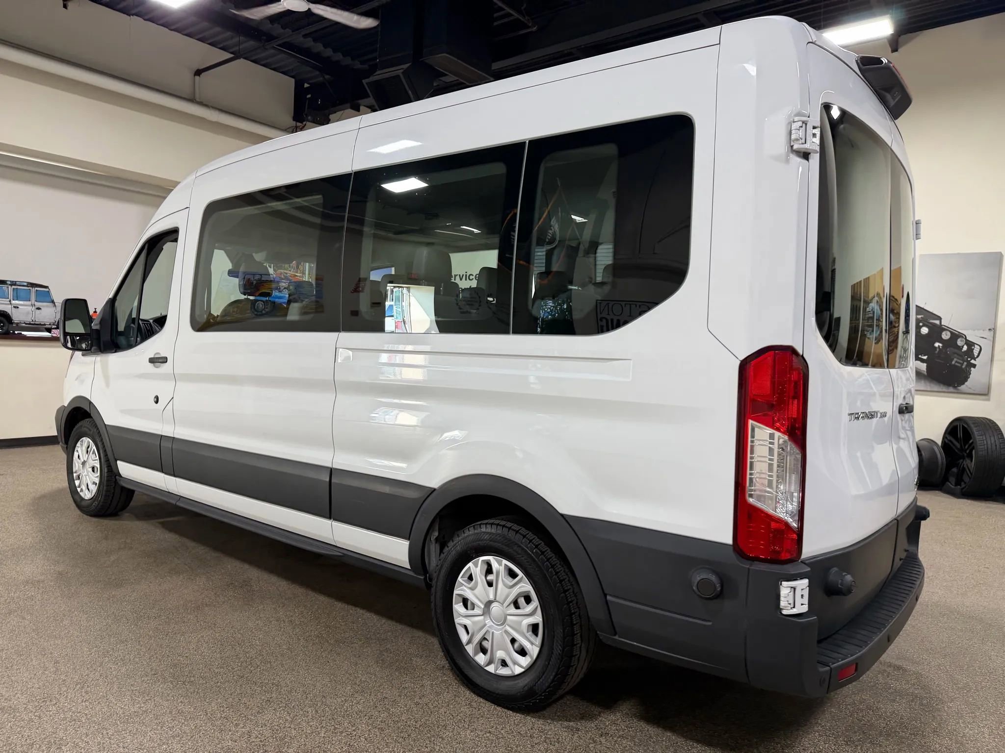 Used 2018 Ford Transit 350 XL image 20