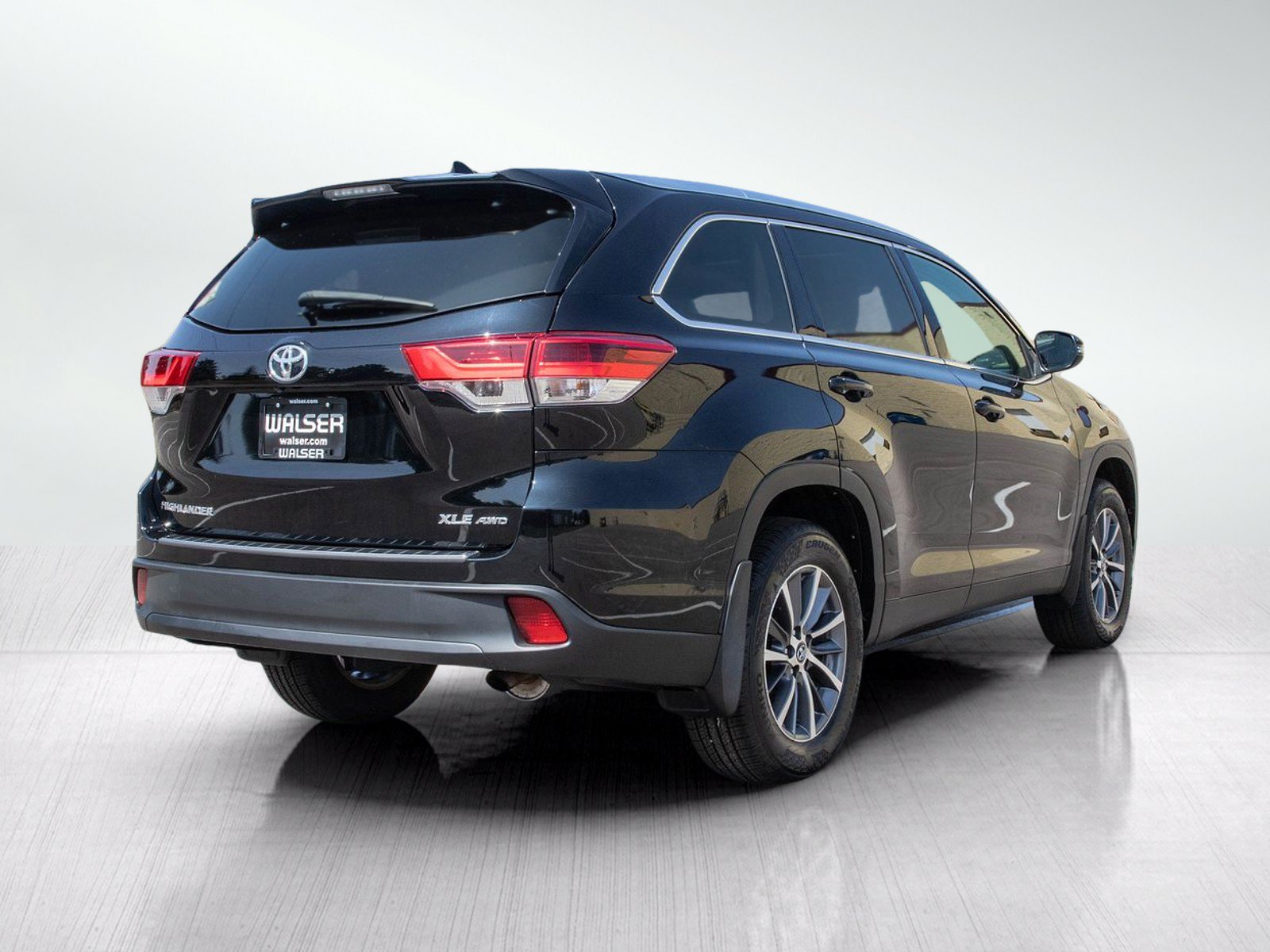 Used 2019 Toyota Highlander XLE AWD/4WD image 5