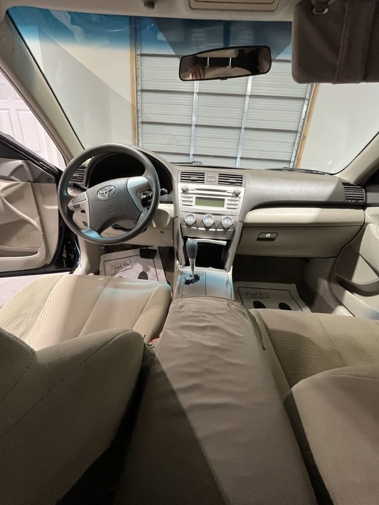 Used 2010 Toyota Camry image 6