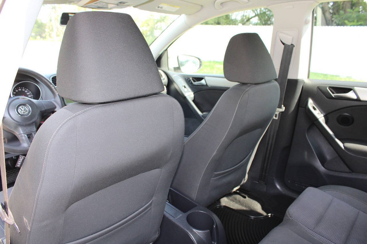 Used 2011 Volkswagen Golf 4-Door FWD image 30