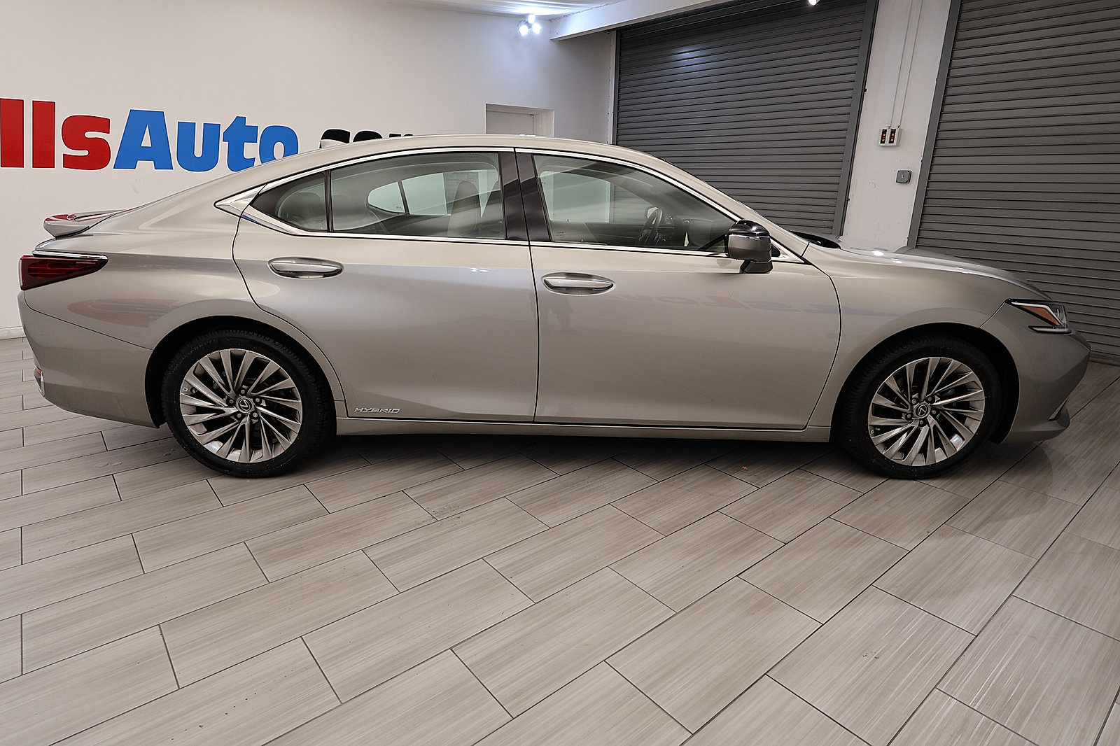 Used 2020 Lexus ES 300h w/ Accessory Package 2 FWD image 6