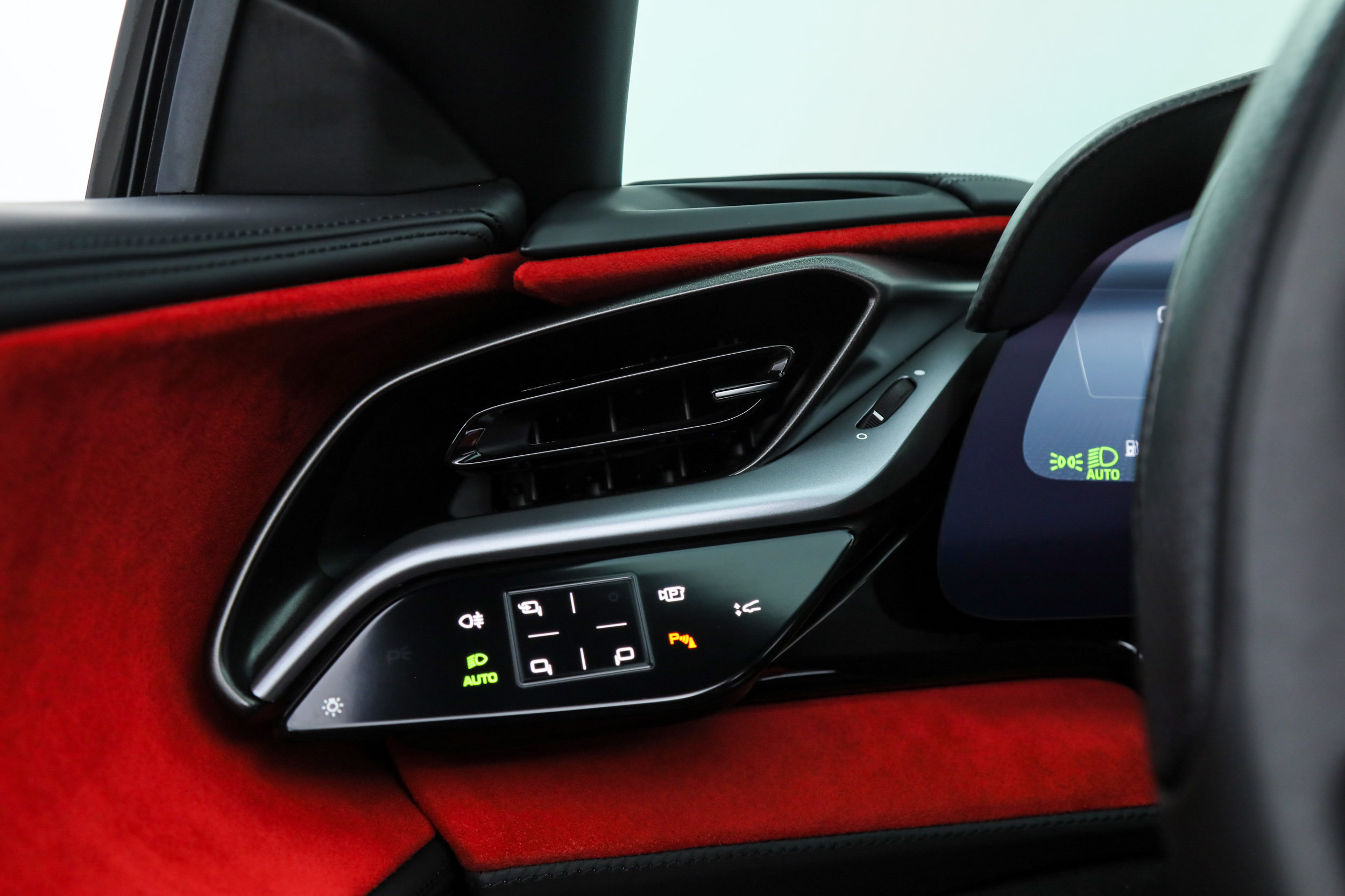 Certified 2025 Ferrari SF90 Spider AWD/4WD image 46