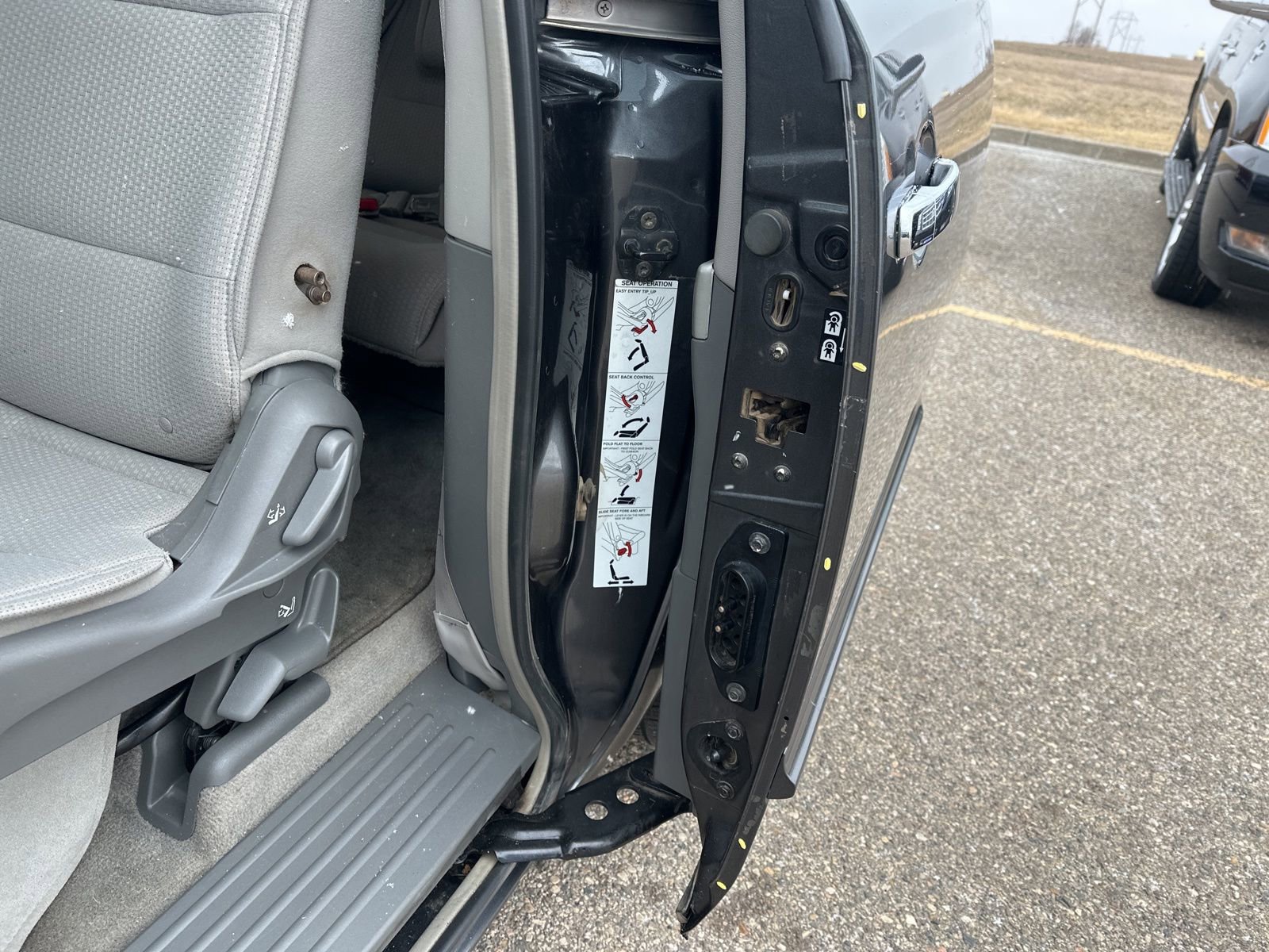 Used 2008 Nissan Quest w/ Seat Pkg image 20