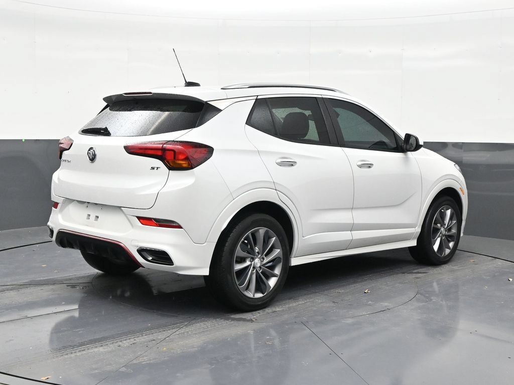 Used 2022 Buick Encore GX Select w/ Sport Touring Package FWD image 5