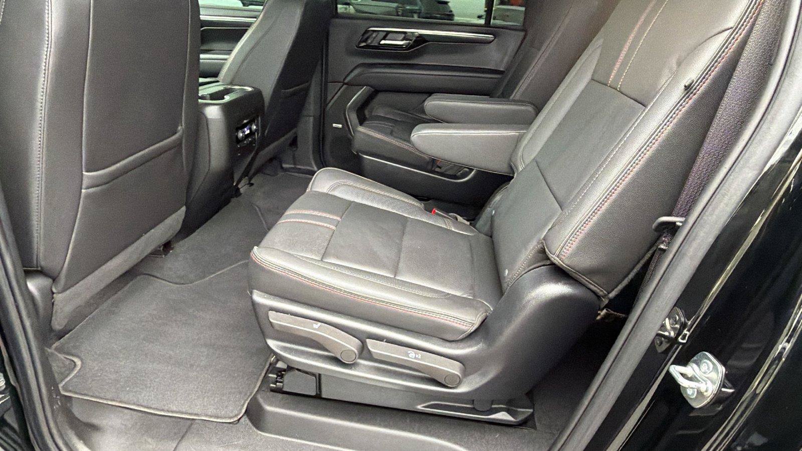 Used 2025 Chevrolet Suburban RST w/ Comfort Package RWD image 24