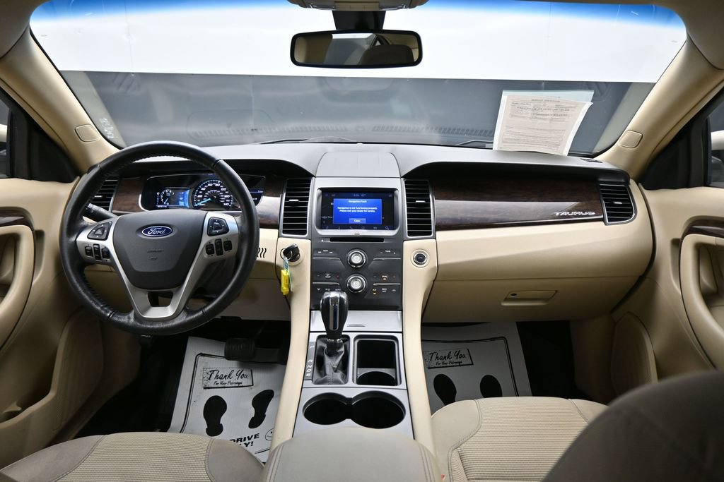 Used 2018 Ford Taurus SEL FWD image 14