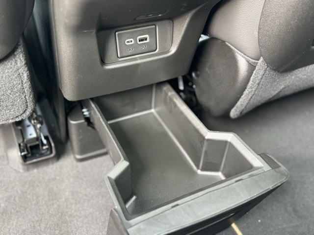 New 2025 Cadillac XT6 Luxury image 10