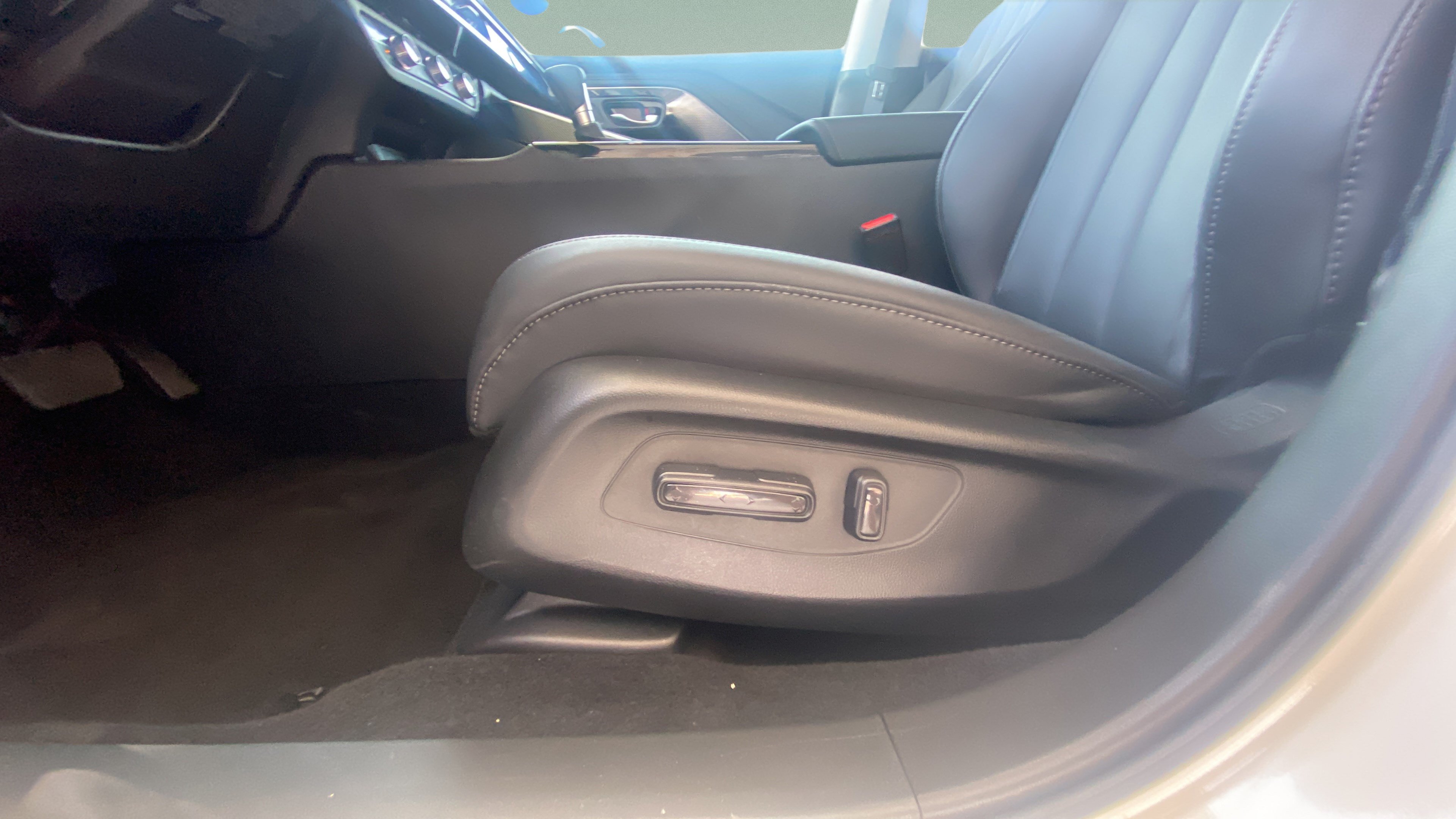 Used 2026 Acura ADX AWD image 13
