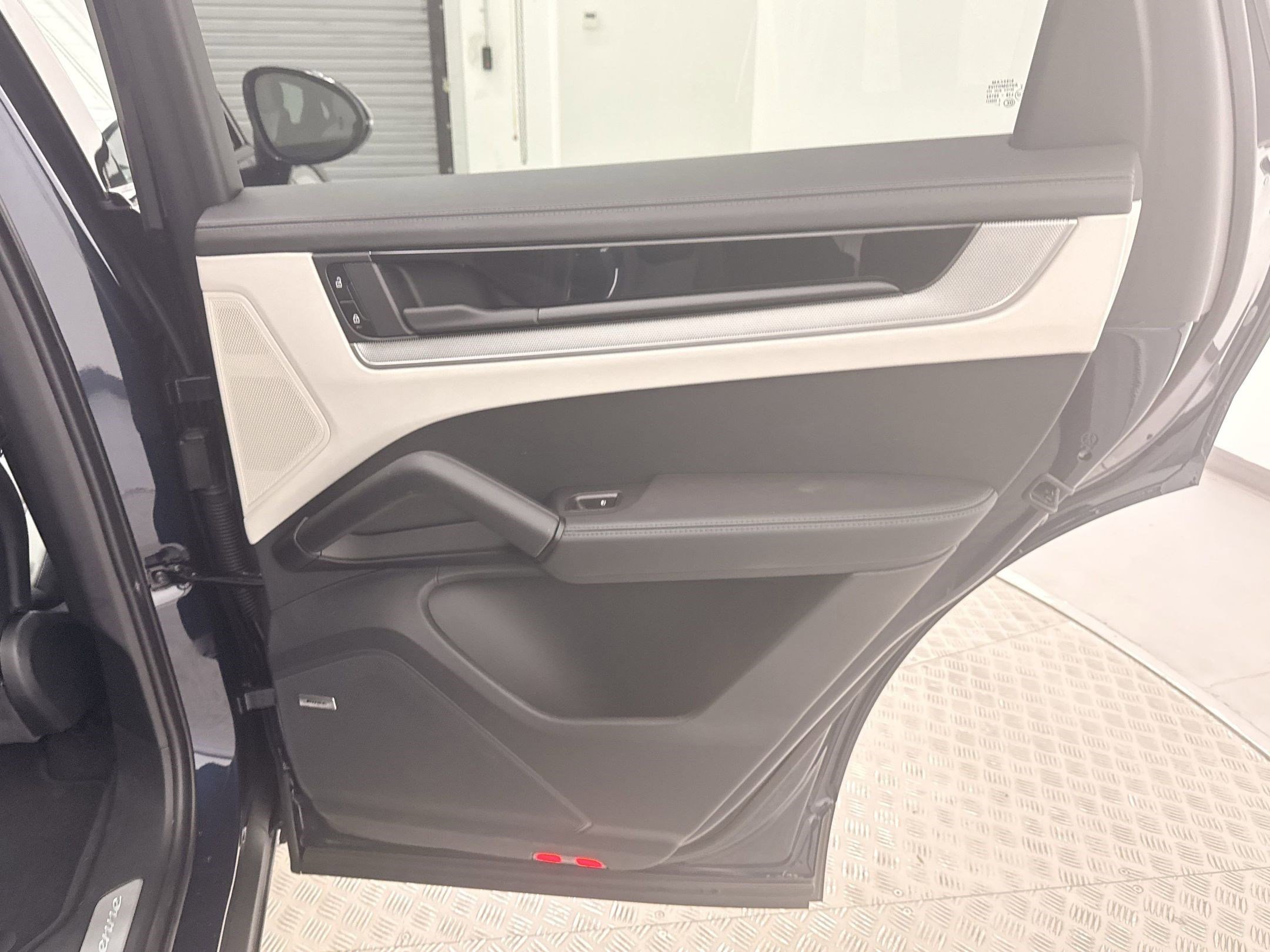 New 2025 Porsche Cayenne image 37