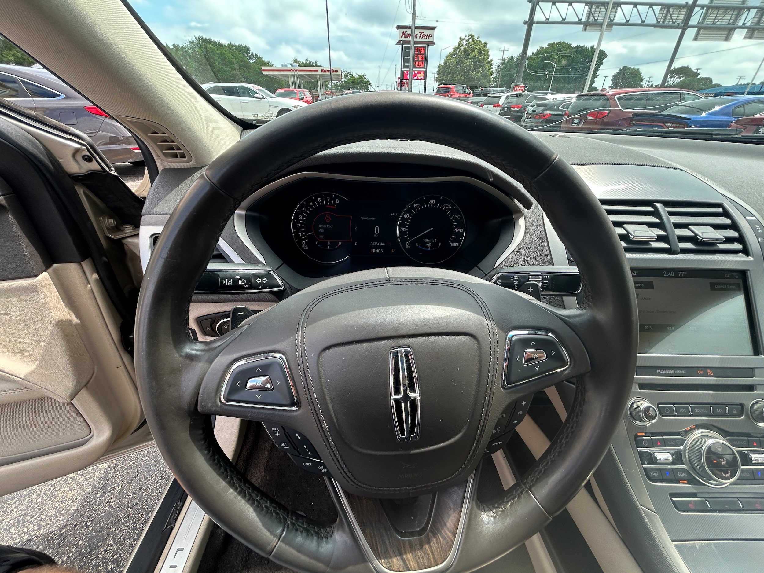Used 2017 Lincoln MKZ Select w/ Technology Package FWD image 8