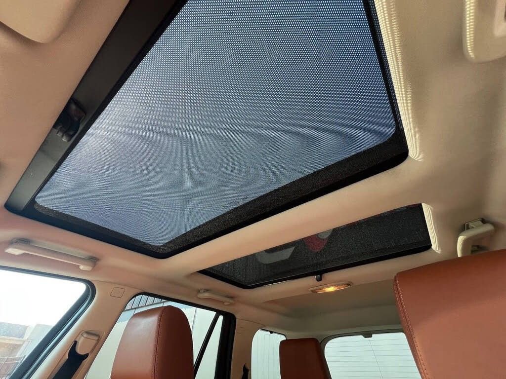 Used 2013 Land Rover LR2 HSE LUX image 23