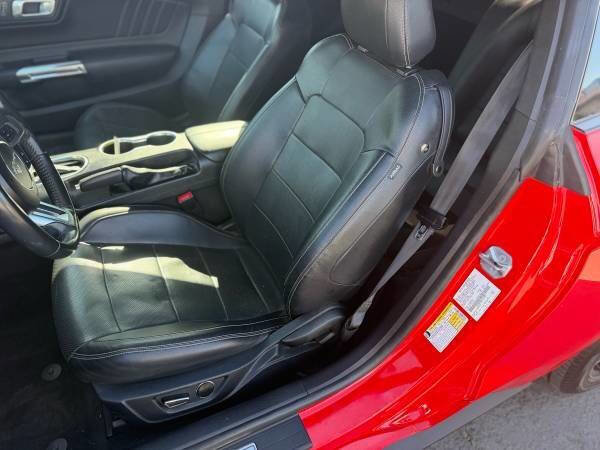 Used 2018 Ford Mustang Premium RWD image 11