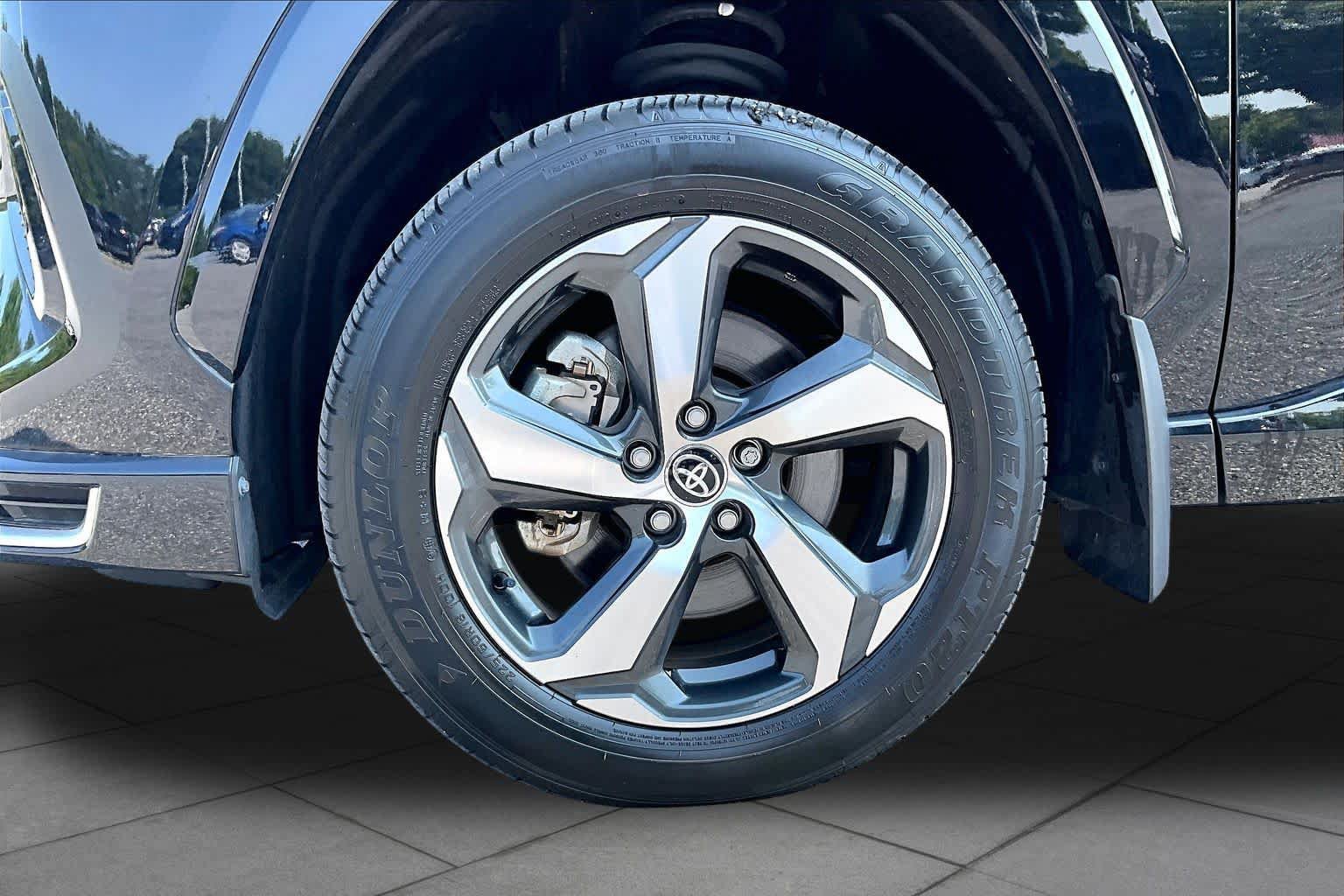 Used 2023 Toyota RAV4 SE w/ Weather & Moonroof Package AWD/4WD image 11
