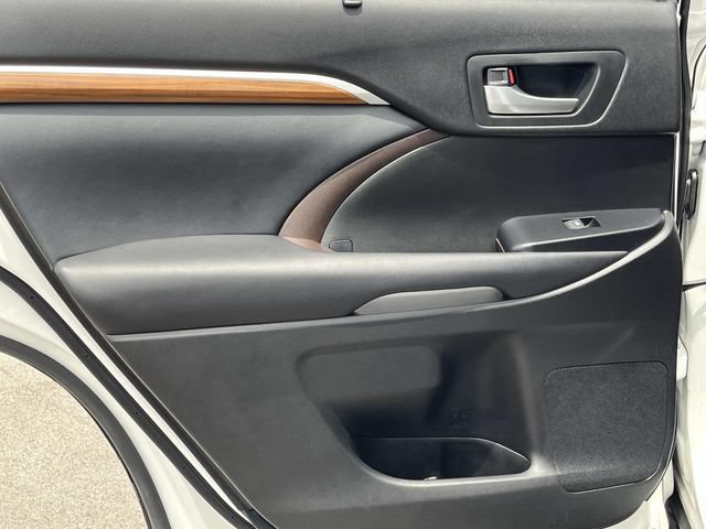 Used 2018 Toyota Highlander Limited w/ Protection Package #3 AWD/4WD image 22