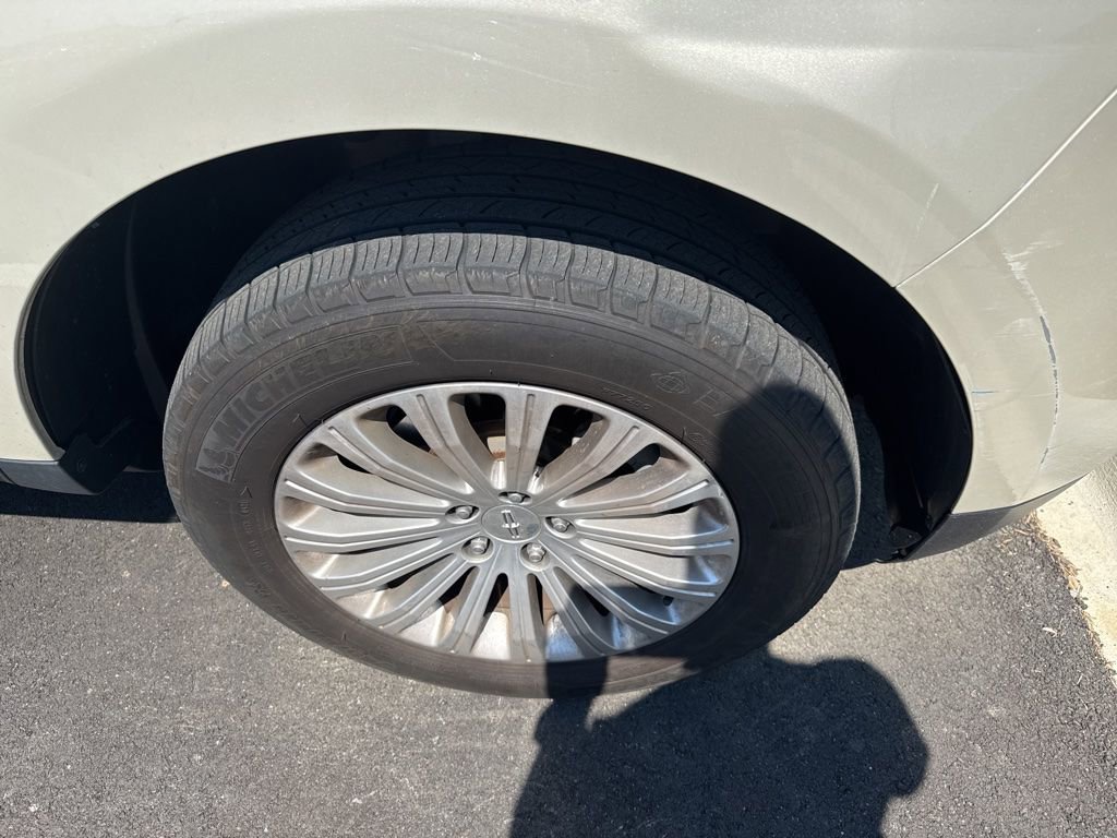 Used 2014 Lincoln MKX FWD image 4