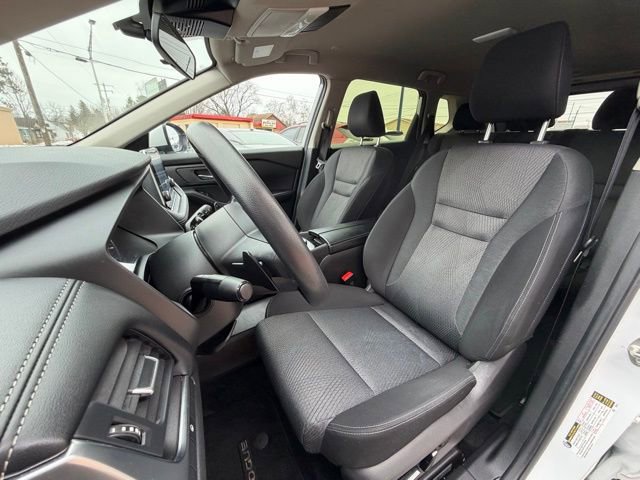 Used 2024 Nissan Rogue SV image 10