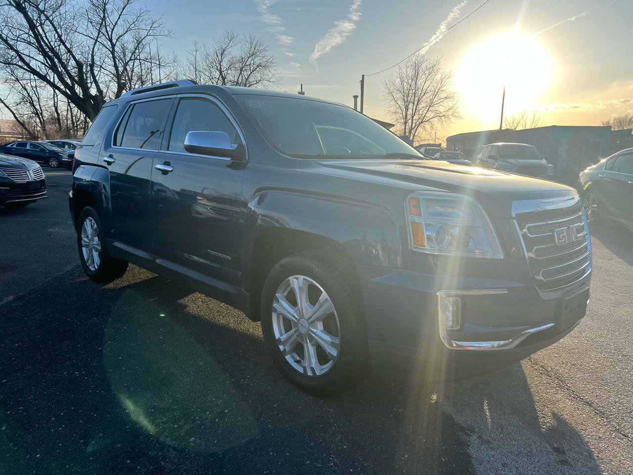 Used 2017 GMC Terrain SLT image 3