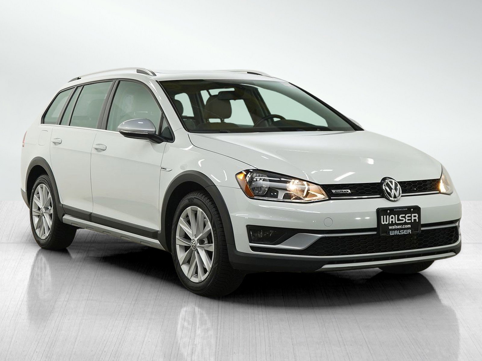 Used 2017 Volkswagen Golf Alltrack SE image 7