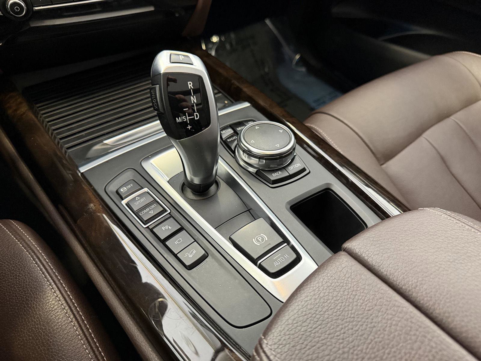 Used 2016 BMW X5 xDrive35d image 16