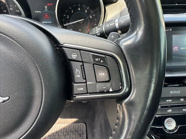 Used 2017 Jaguar XE RWD image 21