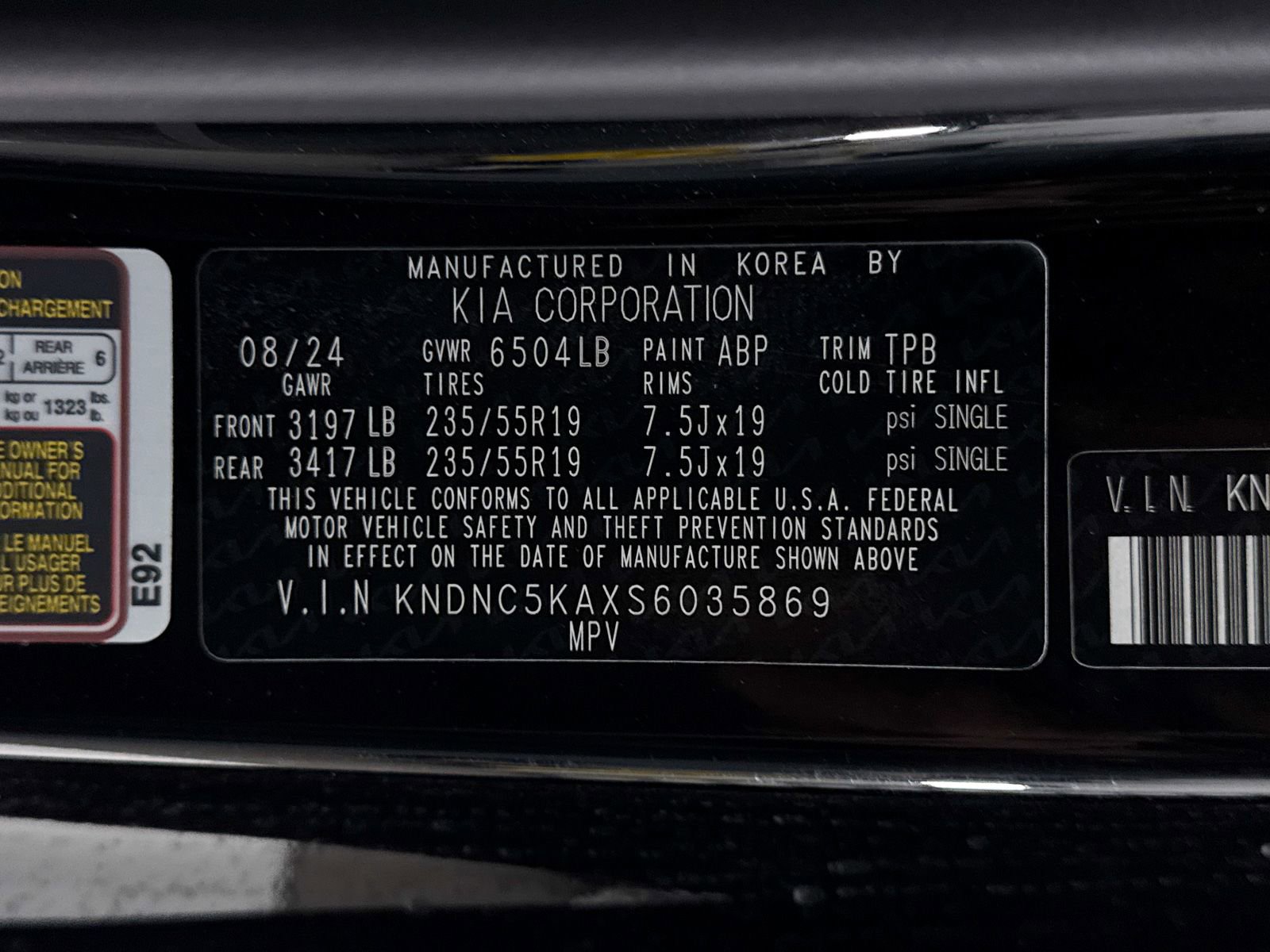 Used 2025 Kia Carnival EX image 39