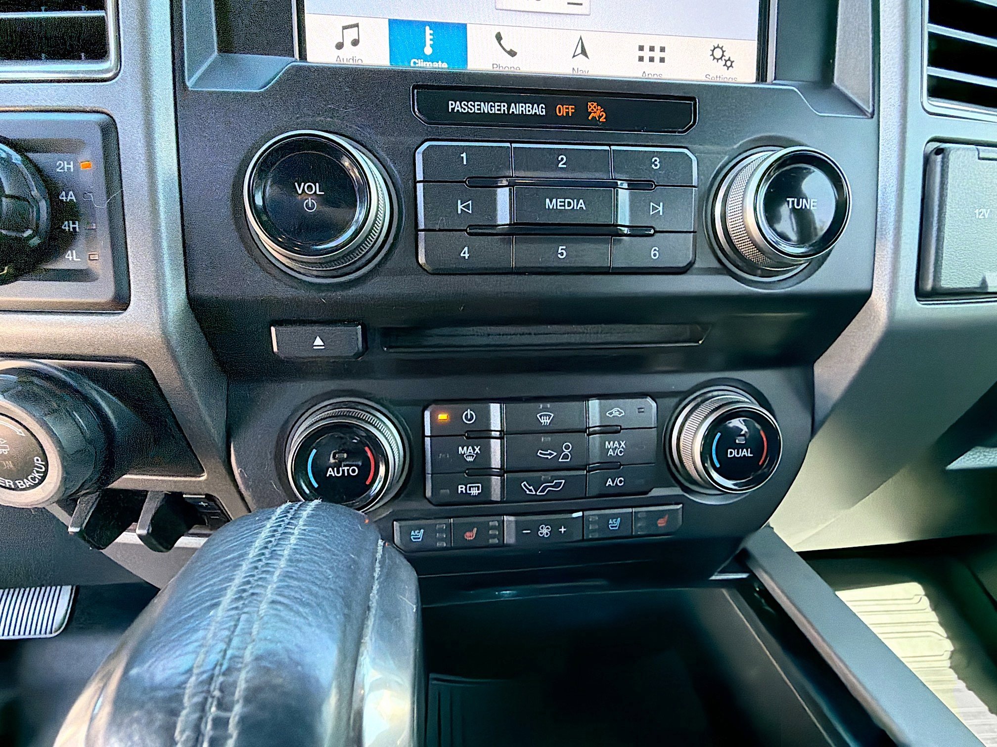 Used 2017 Ford F150 Raptor w/ Equipment Group 802A Luxury image 44