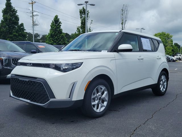 Certified 2025 Kia Soul LX w/ LX Technology Package FWD image 28