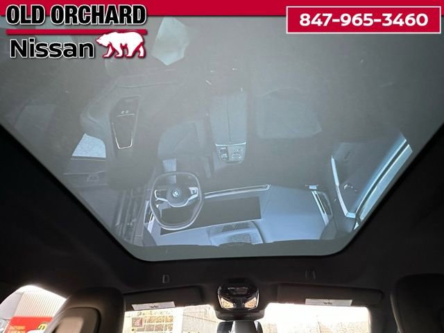 Used 2023 BMW iX xDrive50 w/ Ultimate Package 2 AWD/4WD image 14