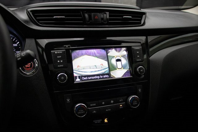 Used 2022 Nissan Rogue Sport SL w/ Premium Package image 34