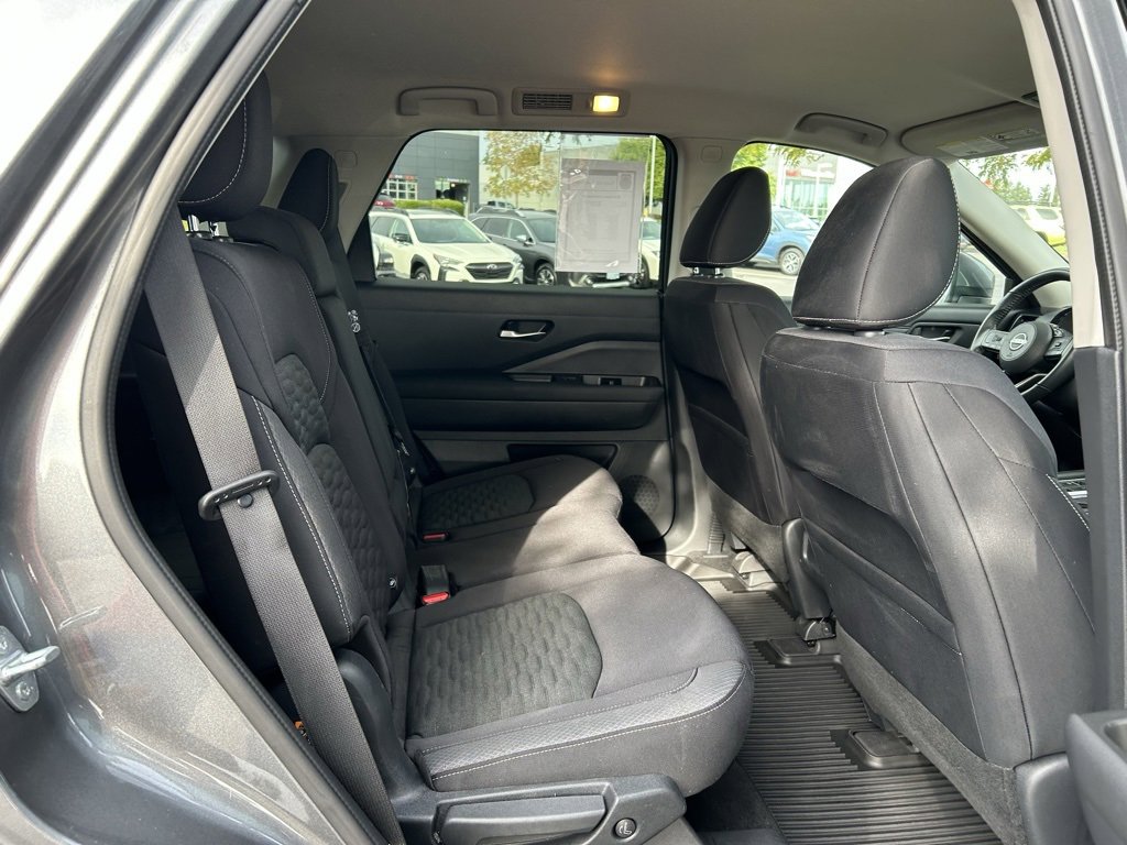 Used 2022 Nissan Pathfinder SV image 29