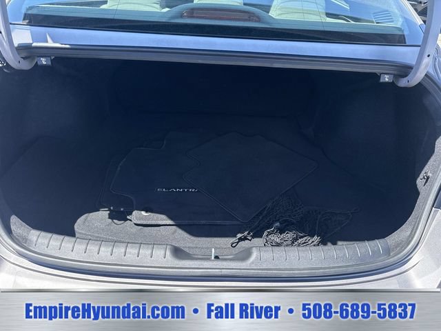 Used 2023 Hyundai Elantra SEL w/ Convenience Package FWD image 5