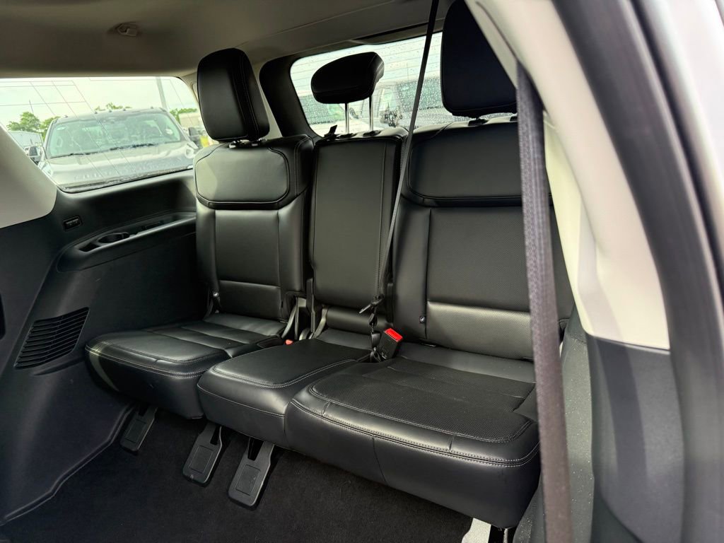 Used 2025 Ford Expedition Platinum AWD/4WD image 9