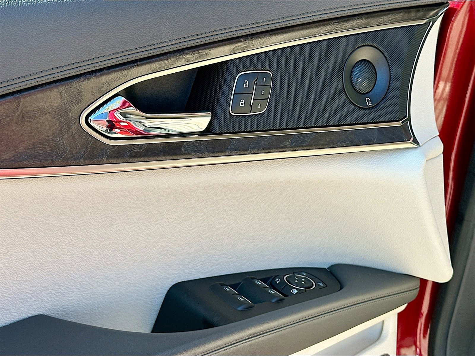 Used 2020 Lincoln Nautilus Reserve w/ Equipment Group 201A image 18