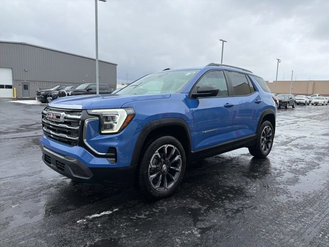 Used 2025 GMC Terrain Elevation w/ Elevation Premium Package image 3