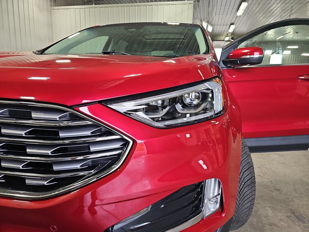 Used 2020 Ford Edge Titanium w/ Equipment Group 301A AWD/4WD image 88