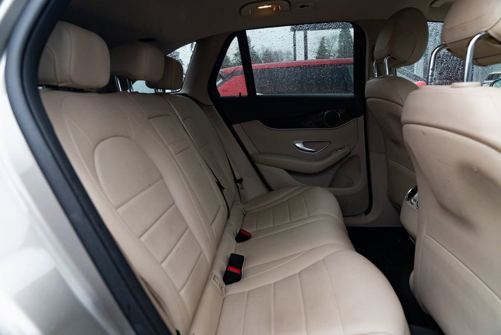 Used 2021 Mercedes-Benz GLC 300 4MATIC image 16