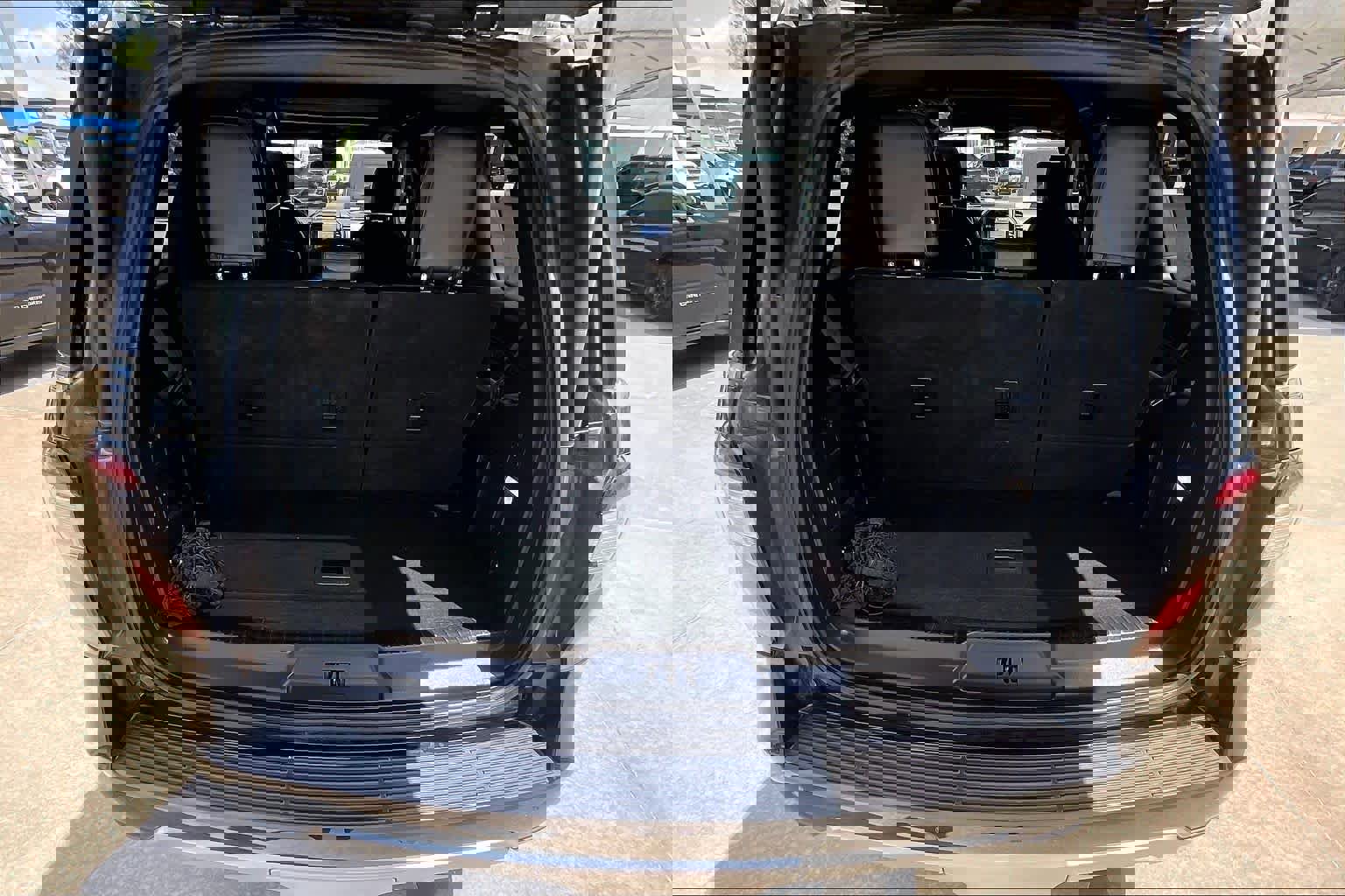 Used 2020 Ford Expedition Limited w/ Equipment Group 301A RWD image 32