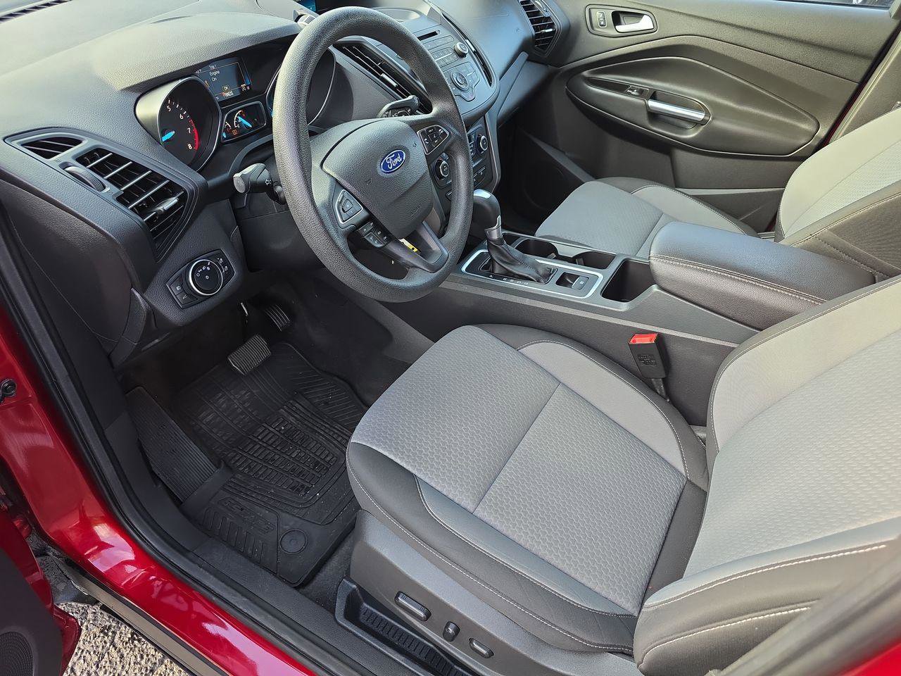 Used 2017 Ford Escape SE image 4