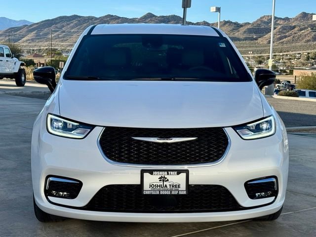 New 2026 Chrysler Pacifica Select image 2