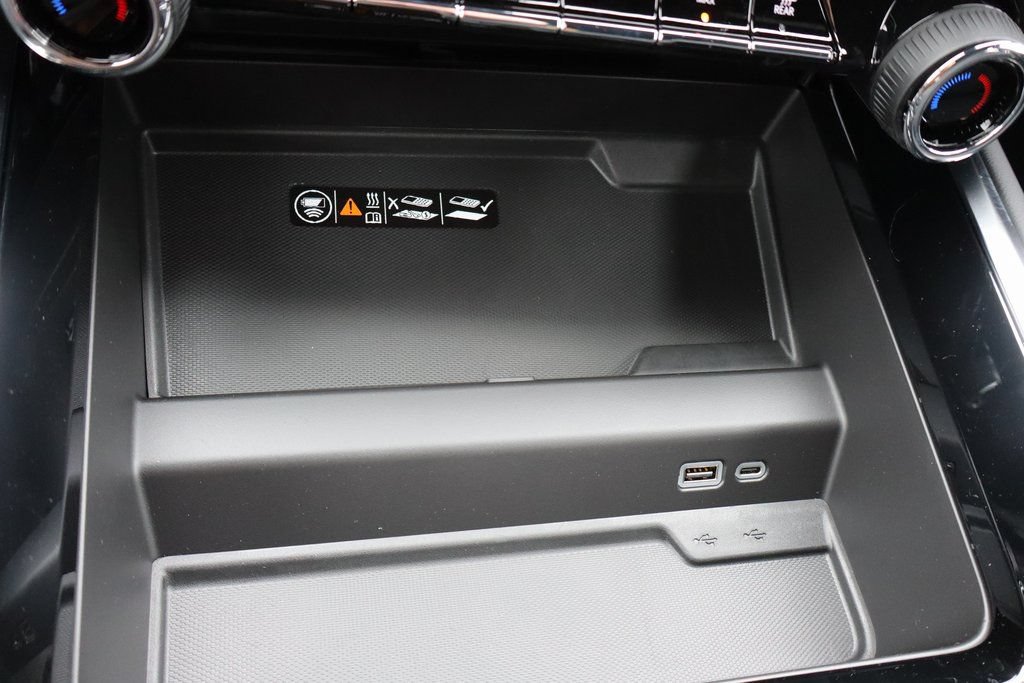 New 2026 Chevrolet Suburban Premier AWD/4WD image 18