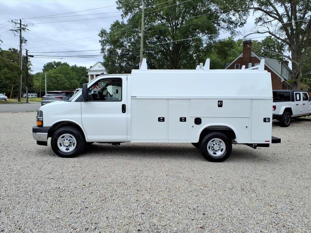 New 2025 Chevrolet Express 3500 w/ Power Convenience Package RWD image 4