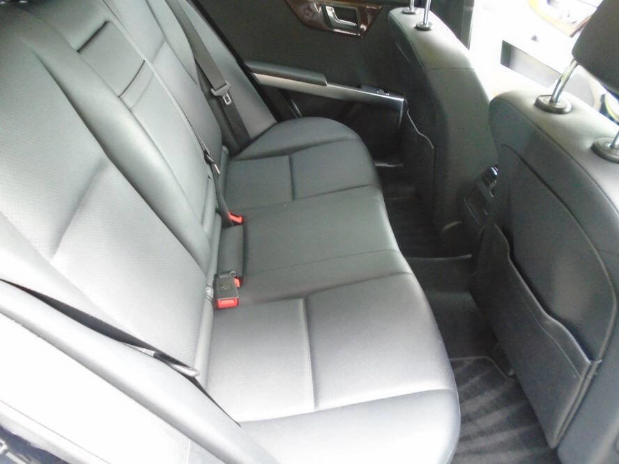 Used 2011 Mercedes-Benz GLK 350 4MATIC image 23
